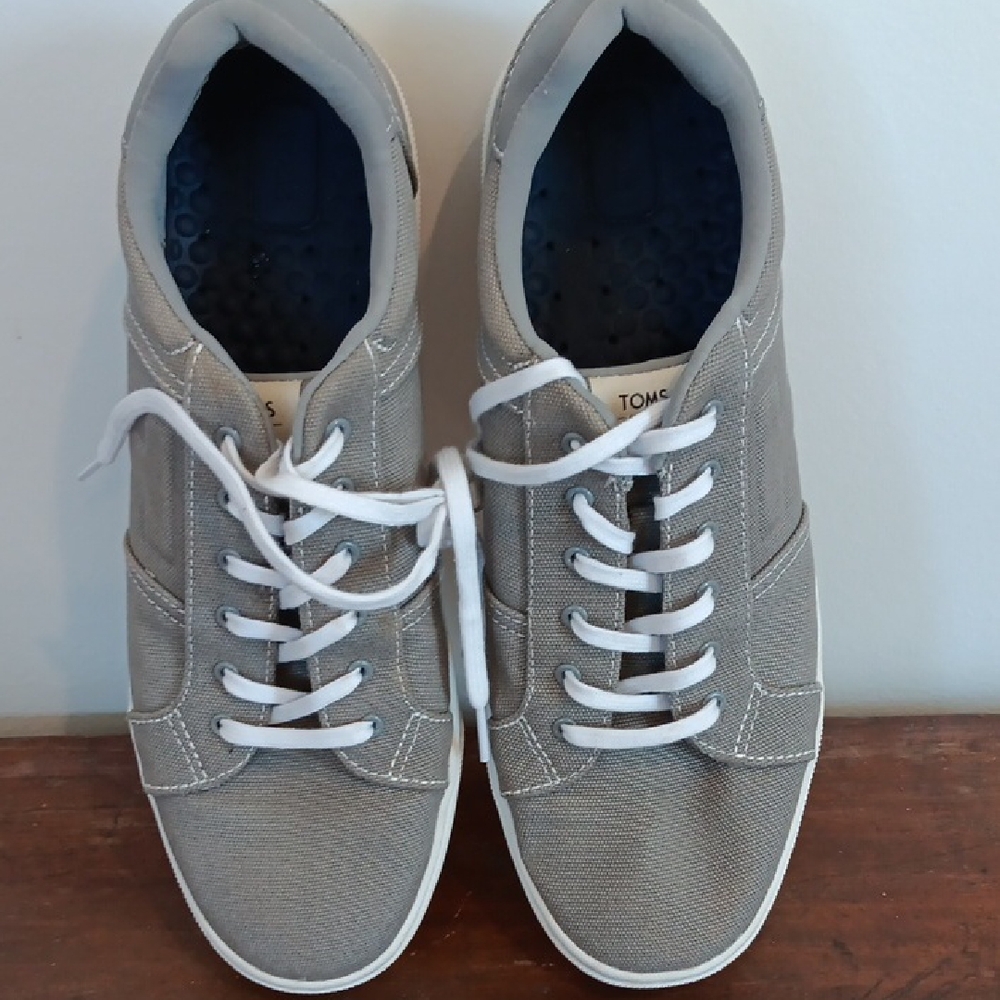 TOMS Men's Light Gray Canvas Sneakers/Boat Shoes  Sz 10.5